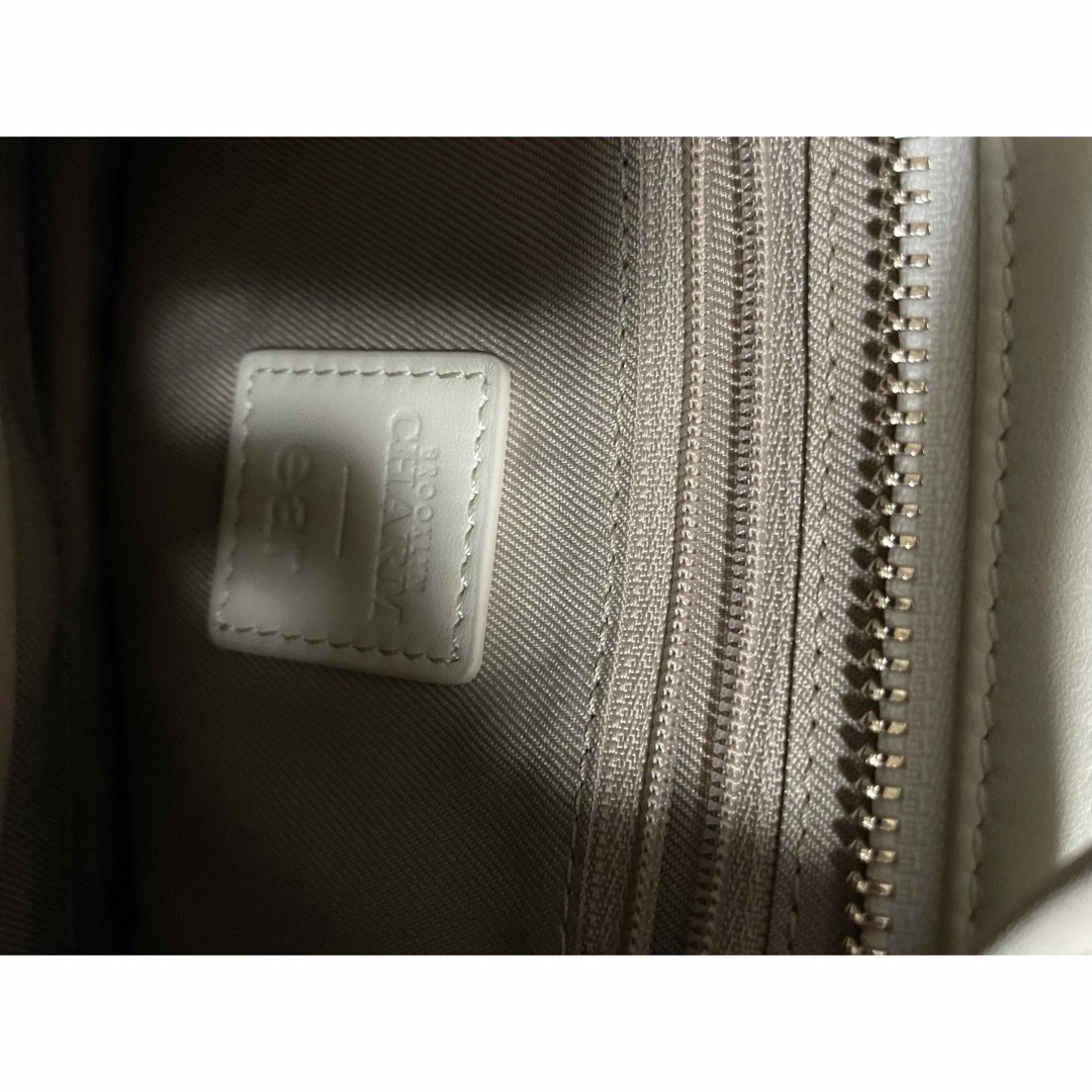 ear PAPILLONNER(イアパピヨネ)の公式完売品♡ イアパピヨネ　ブルックリンチャーム　ショルダーバッグ  アイボリー レディースのバッグ(ショルダーバッグ)の商品写真