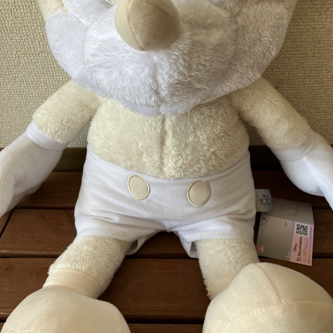 Disney - 【新品】ディズニー100周年 プラチナホワイトミッキー Disney - 【新品】ディズニー100周年 プラチナホワイトミッキー