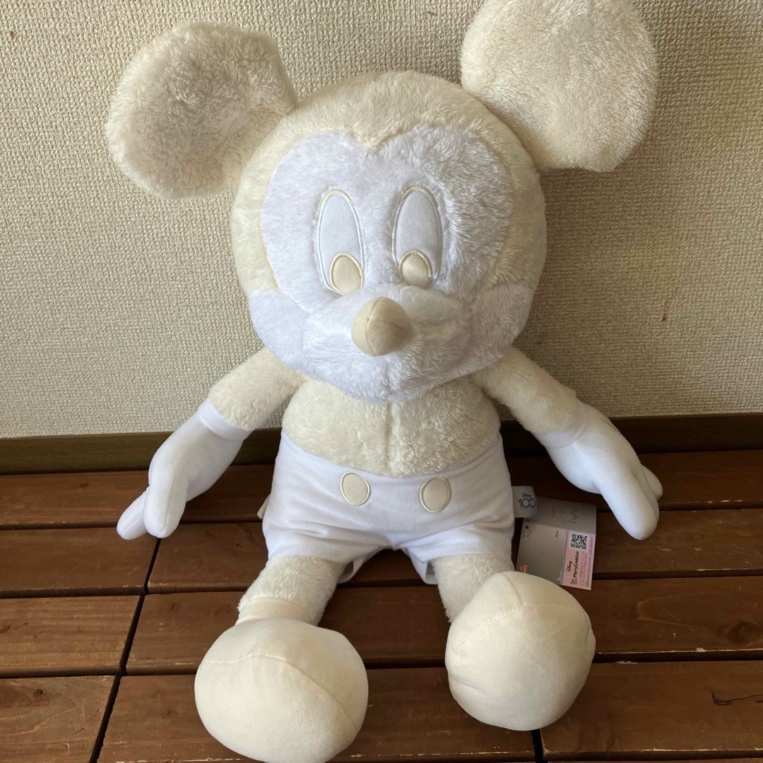 Disney - 【新品】ディズニー100周年 プラチナホワイトミッキー Disney - 【新品】ディズニー100周年 プラチナホワイトミッキー