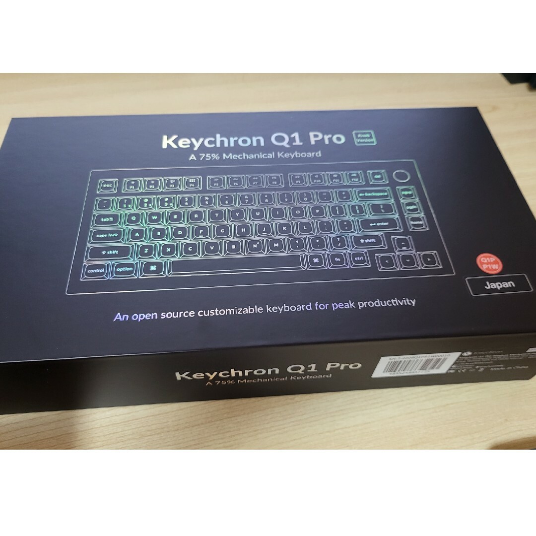 keychron Q1 pro シェルホワイト 赤軸  US配列  技適対応 スマホ/家電/カメラのPC/タブレット(PC周辺機器)の商品写真