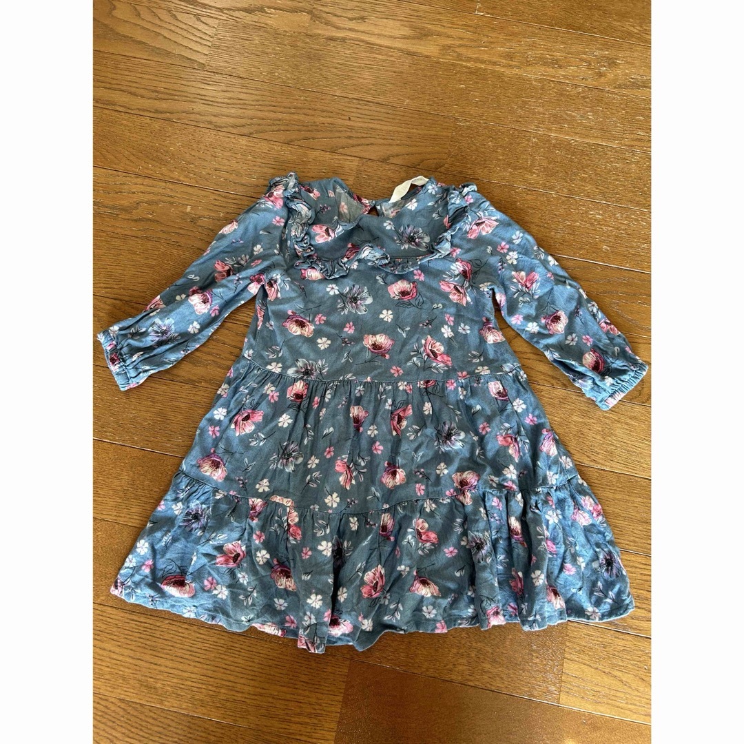 H&M(エイチアンドエム)のH&M 長袖　花柄　ワンピース　90cm キッズ/ベビー/マタニティのキッズ服女の子用(90cm~)(ワンピース)の商品写真