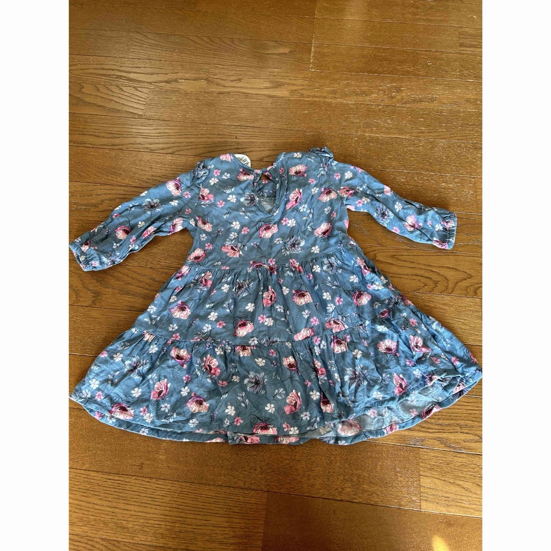 H&M(エイチアンドエム)のH&M 長袖　花柄　ワンピース　90cm キッズ/ベビー/マタニティのキッズ服女の子用(90cm~)(ワンピース)の商品写真