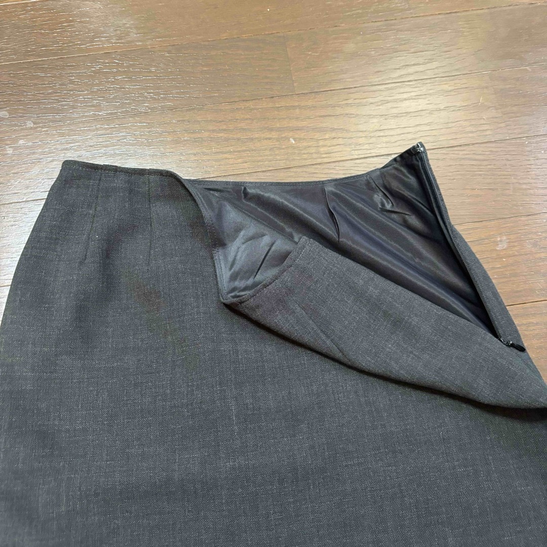 【美品】レディース❗️タイトスカート　オフィスカジュアル　春夏　グレー　Mサイズ レディースのスカート(ひざ丈スカート)の商品写真