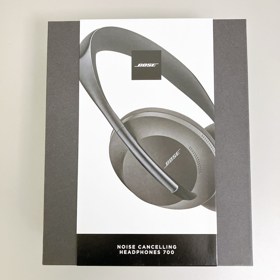 BOSE(ボーズ)のBOSE NOISE CANCELLING ワイヤレスヘッドホン 700 トリプ スマホ/家電/カメラのオーディオ機器(ヘッドフォン/イヤフォン)の商品写真