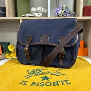 超美品 IL BISONTE メッセンジャーバッグ レザー