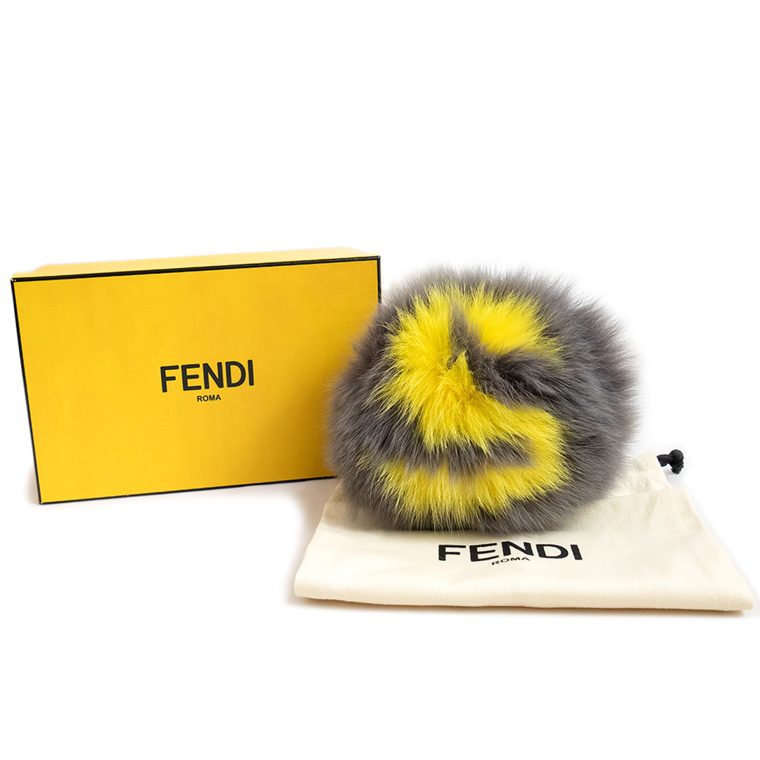 新宿伊勢丹で購入しましたFENDI フェンディ ポンポンチャーム 未使用