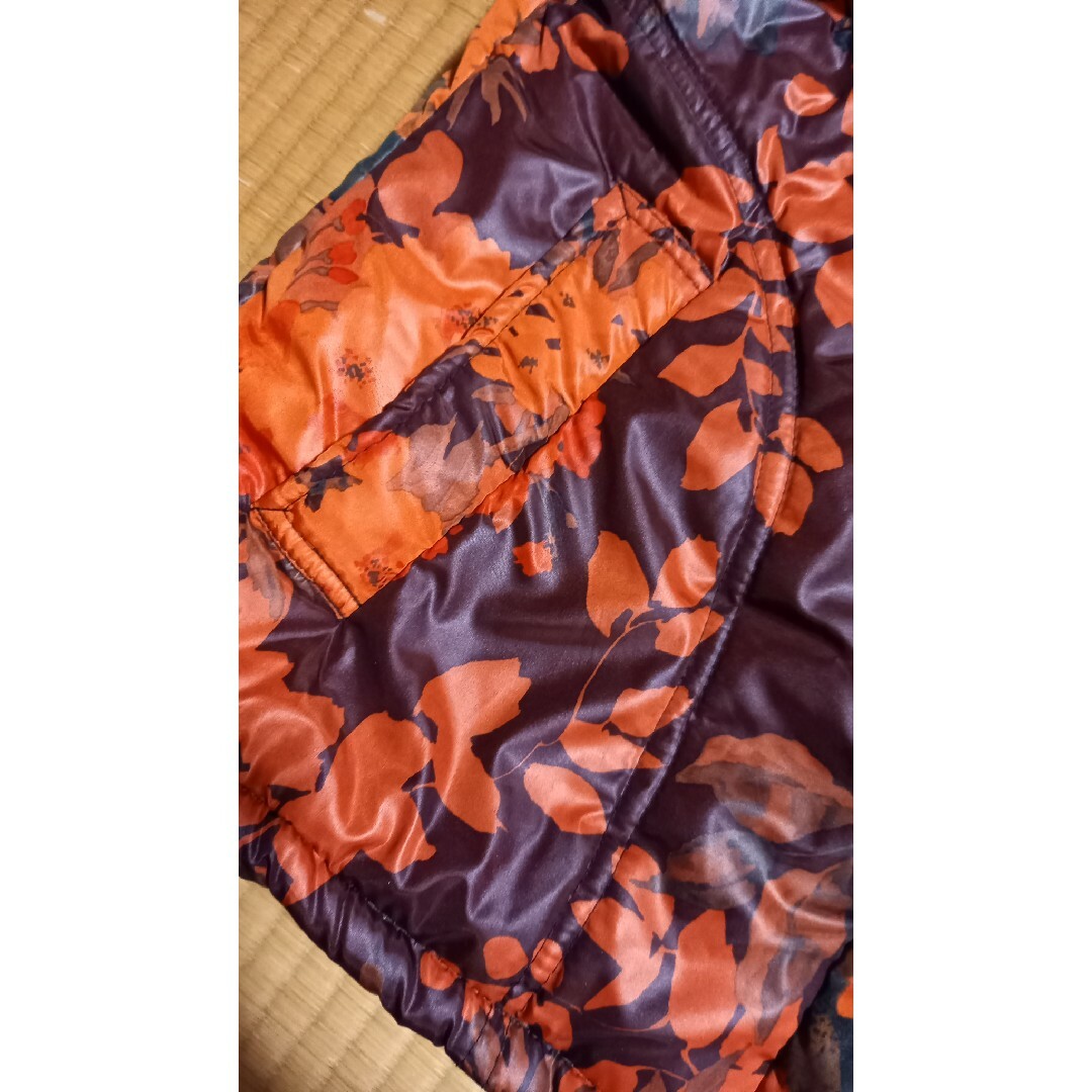 オレンジ　カラフルなダウン レディースのジャケット/アウター(ダウンジャケット)の商品写真