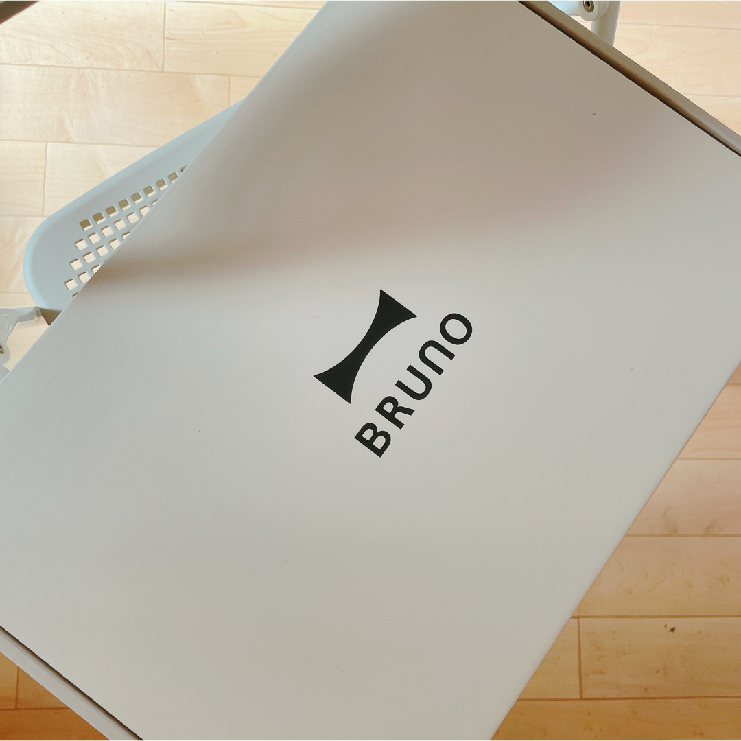 BRUNO(ブルーノ)のBRUNO コンパクトホットプレート ホワイト BOE021-WH(1台) スマホ/家電/カメラの調理家電(ホットプレート)の商品写真