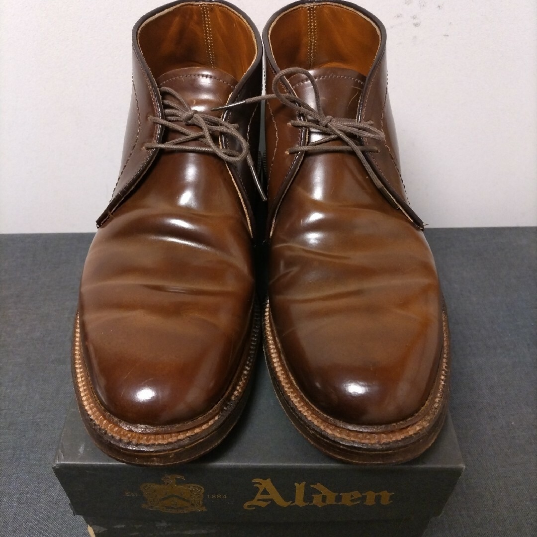 Alden(オールデン)の美品 オールデン　シガーコードバン　チャッカブーツ　13132  7.5D メンズの靴/シューズ(ドレス/ビジネス)の商品写真