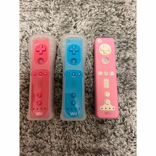 ウィー(Wii)のWii リモコン ピンク ブルーおまけwiiリモコン型TVリモコン(その他)