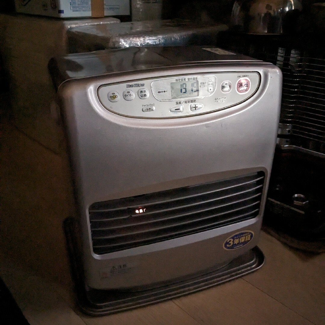 ダイニチブルーヒーターFW-369L スマホ/家電/カメラの冷暖房/空調(ファンヒーター)の商品写真