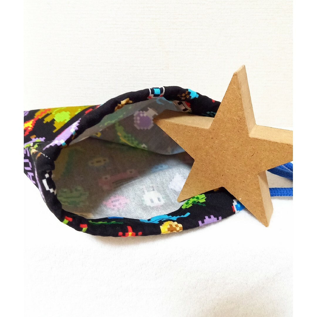 ピクセルアート　男の子　コップ袋　巾着　ゲーム ハンドメイドのキッズ/ベビー(外出用品)の商品写真