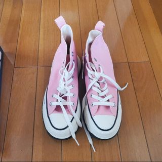 CONVERSE　コンバース　ピンク　トラック　新品　JPN24㎝(スニーカー)