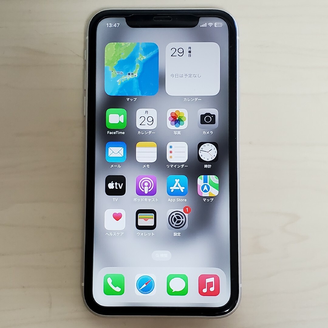 iPhone(アイフォーン)のSIMロック解除済 美品 Apple iPhone 11 64GB ホワイト スマホ/家電/カメラのスマートフォン/携帯電話(スマートフォン本体)の商品写真