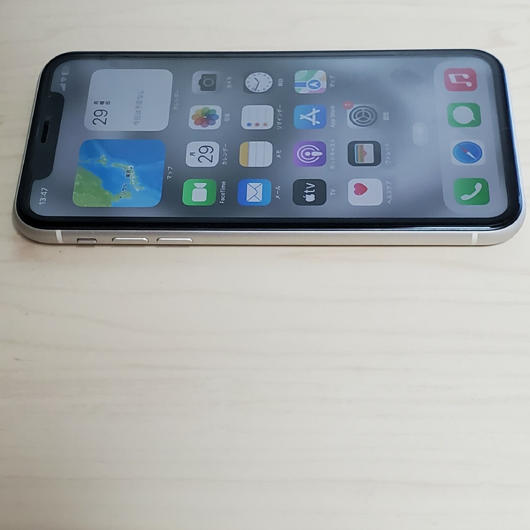 iPhone(アイフォーン)のSIMロック解除済 美品 Apple iPhone 11 64GB ホワイト スマホ/家電/カメラのスマートフォン/携帯電話(スマートフォン本体)の商品写真