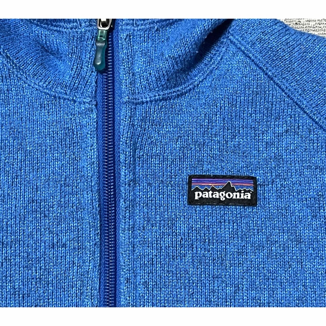 patagonia(パタゴニア)のパタゴニア　パーカー　キッズ　XS キッズ/ベビー/マタニティのキッズ服女の子用(90cm~)(ジャケット/上着)の商品写真