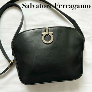 サルヴァトーレフェラガモ(Salvatore Ferragamo)の✨高級感✨フェラガモ ショルダーバッグ　レザー　ガンチーニ　ブラック(ショルダーバッグ)