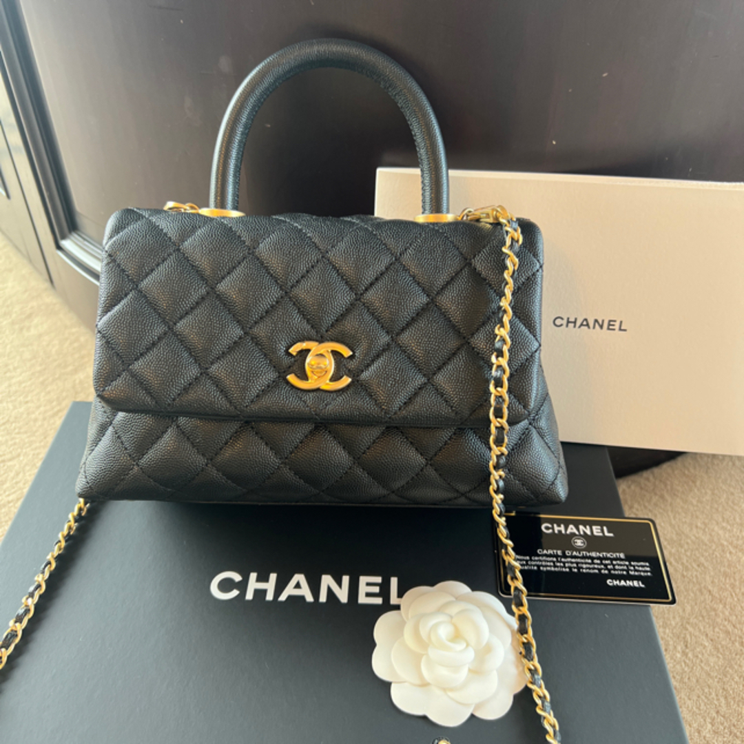 CHANEL(シャネル)の極美品 シャネル　マトラッセ  キャビアスキン　ココハンドルXS レディースのバッグ(ショルダーバッグ)の商品写真