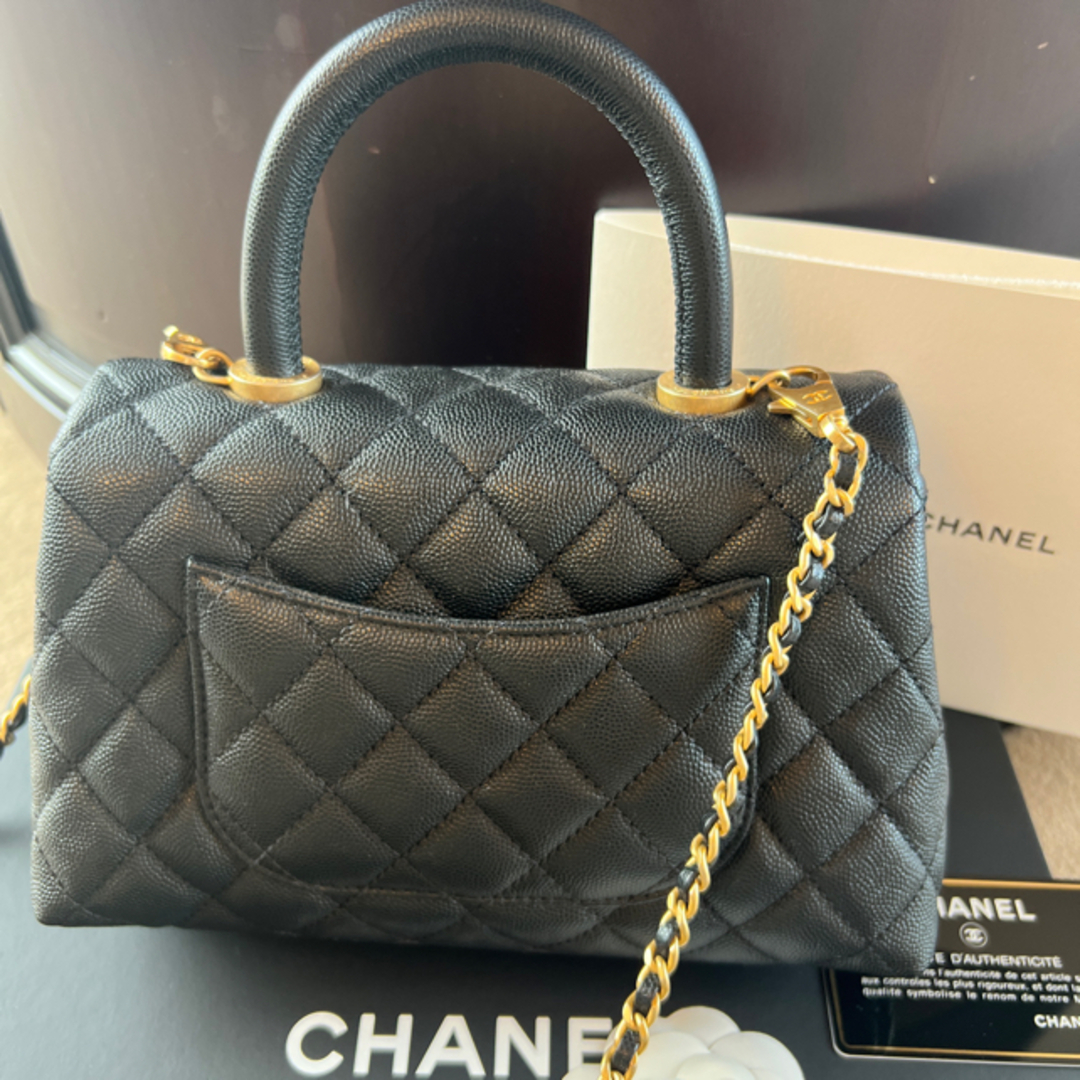 CHANEL(シャネル)の極美品 シャネル　マトラッセ  キャビアスキン　ココハンドルXS レディースのバッグ(ショルダーバッグ)の商品写真