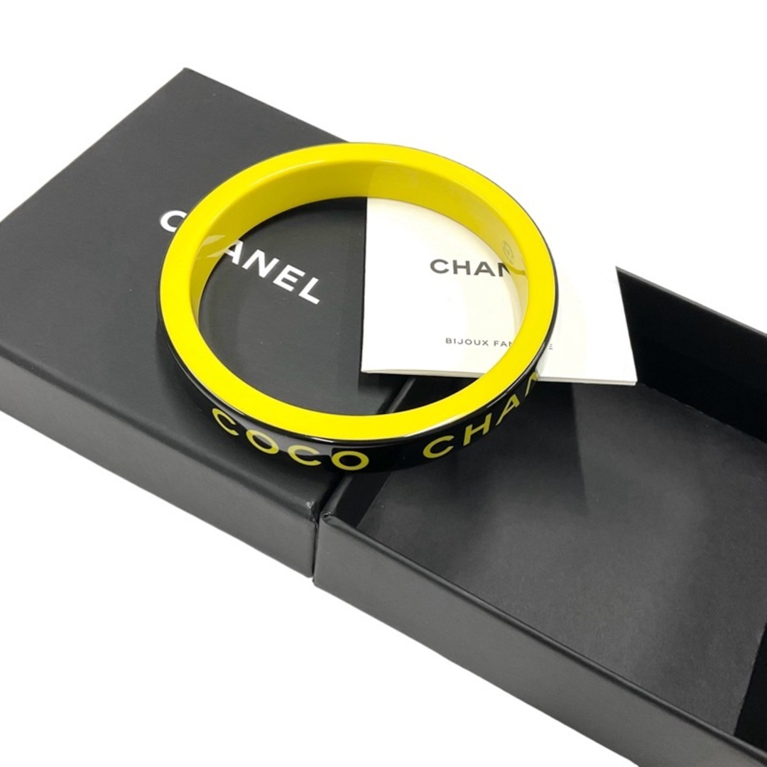 CHANEL(シャネル)のシャネル CHANEL ブレスレット バングル ブラック イエロー ココマーク ロゴ レディースのアクセサリー(ブレスレット/バングル)の商品写真