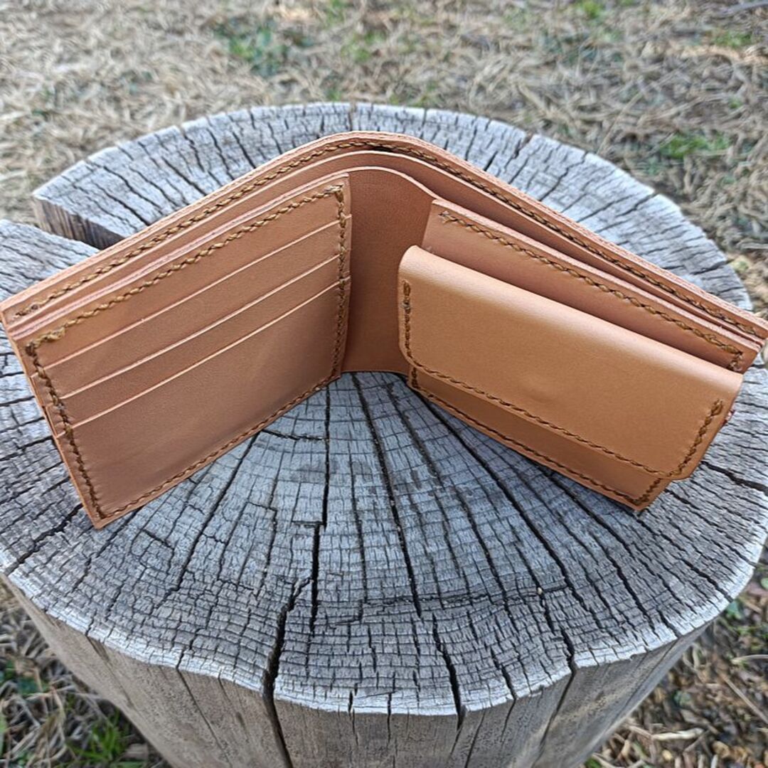 ウォレットロープ付き本革二つ折り財布 ヌメ革 Bi-fold wallet メンズのファッション小物(折り財布)の商品写真