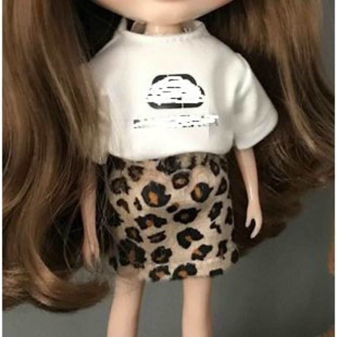 ブライスオビツドールハウス人形ぬいぐるみ用ミニチュアTシャツ+スカート２点セット ハンドメイドのぬいぐるみ/人形(その他)の商品写真