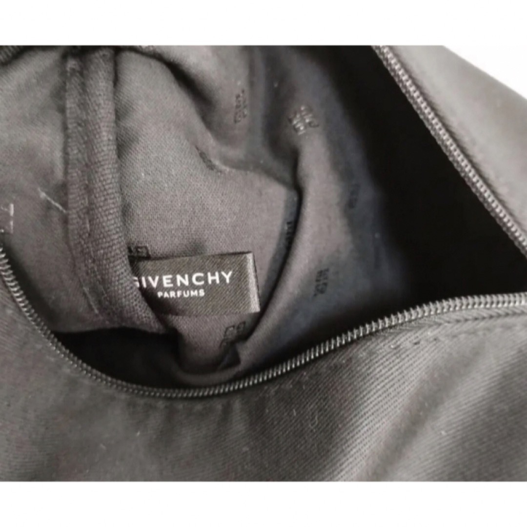 GIVENCHY(ジバンシィ)のGIVENCHY ジバンシー　ポーチ ノベルティ 新品 レディースのファッション小物(ポーチ)の商品写真