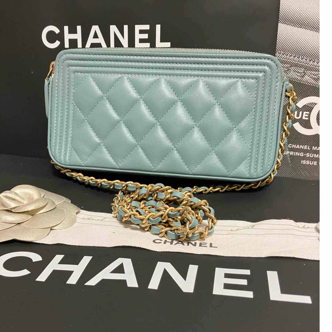 CHANEL(シャネル)の専用♡超美品★ シャネル マトラッセ ボーイシャネル チェーンウォレット 正規品 レディースのバッグ(ショルダーバッグ)の商品写真