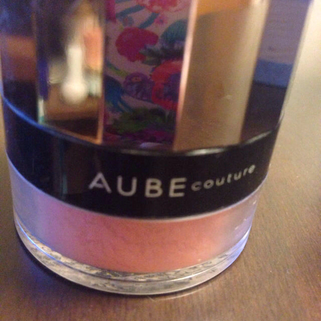 AUBE couture(オーブクチュール)のAUBEポンポンするだけ大人可愛いチーク コスメ/美容のベースメイク/化粧品(その他)の商品写真