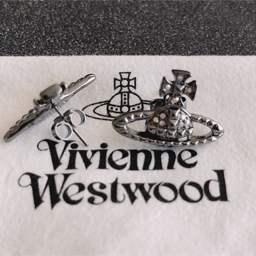 Vivienne Westwood(ヴィヴィアンウエストウッド)のヴィヴィアンウエストウッド　ピアス　ガンメタ レディースのアクセサリー(ピアス)の商品写真