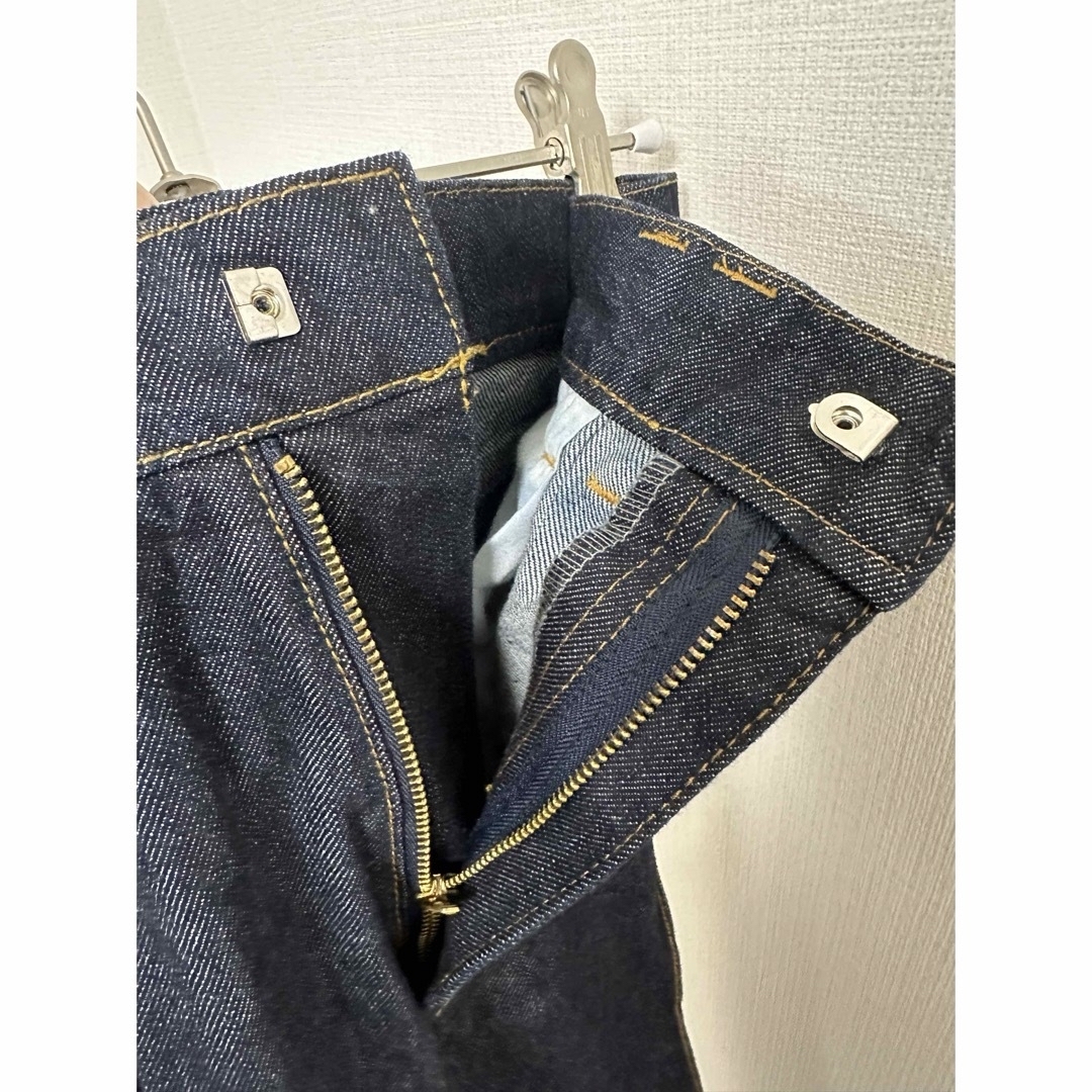 Ameri VINTAGE(アメリヴィンテージ)のアメリヴィンテージ　CENTER PRESS STRAIGHT DENIM   レディースのパンツ(デニム/ジーンズ)の商品写真