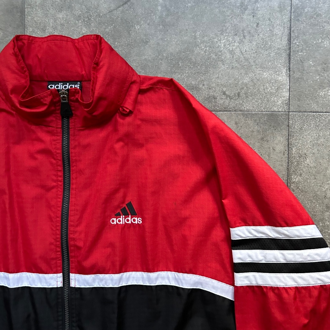 adidas(アディダス)の90s adidas アディダス ナイロンジャケット レッド×ブラック L メンズのジャケット/アウター(マウンテンパーカー)の商品写真