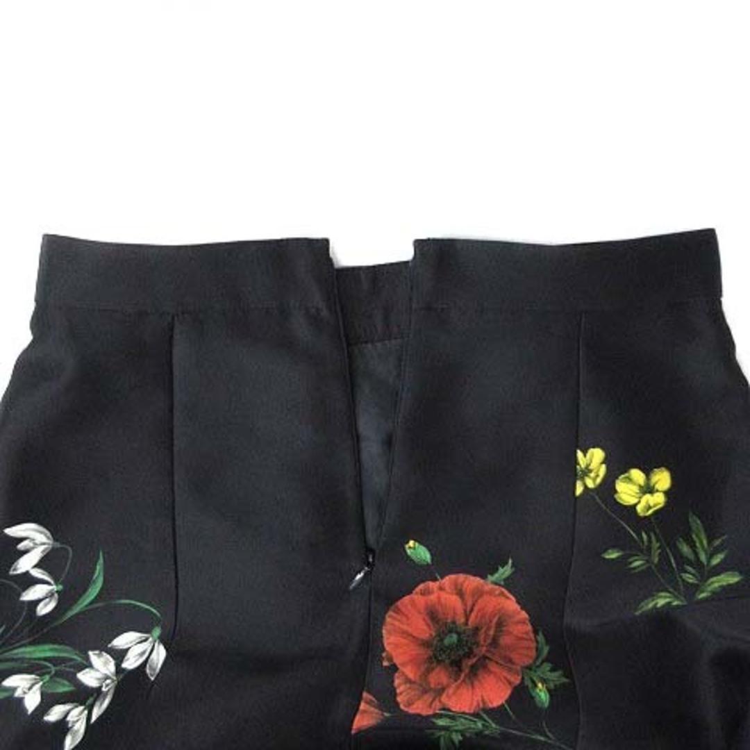 Mystrada(マイストラーダ)のマイストラーダ フラワープリント 大花柄 フレア スカート ブラック 黒 36 レディースのスカート(ひざ丈スカート)の商品写真