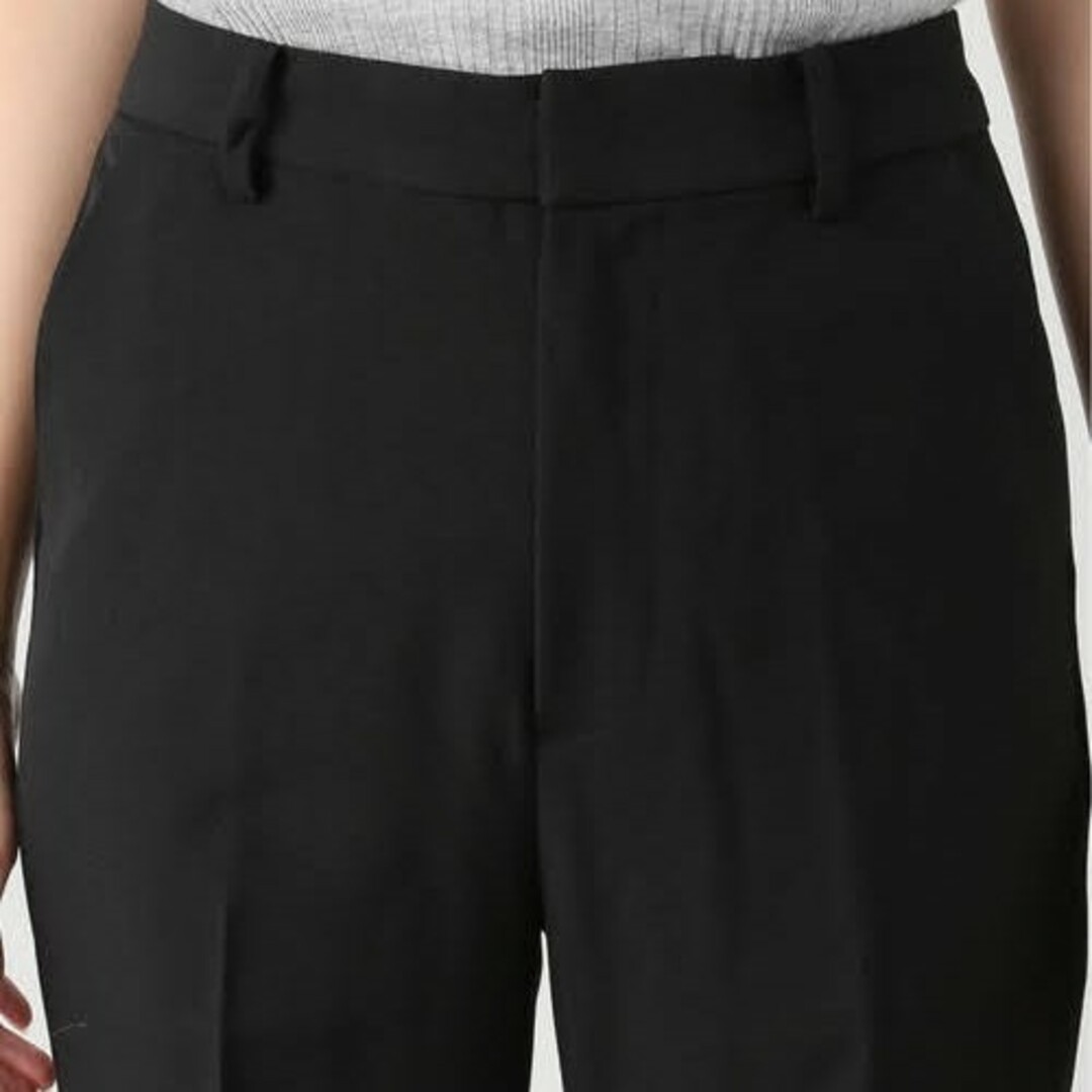 B.C STOCK(ベーセーストック)の未使用タグ付裾フレアセンタ－ラインパンツblack レディースのパンツ(カジュアルパンツ)の商品写真