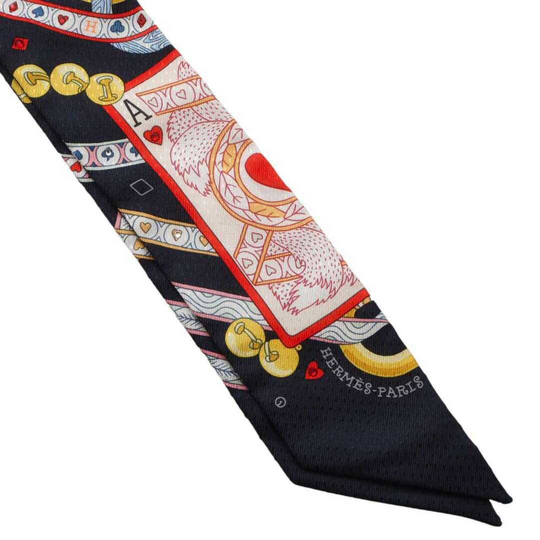 Hermes(エルメス)のエルメス スカーフ ツイリー ビジュー ピケ ハートのクイーン Dame de Coeur 2022年秋冬 黒 レディースのファッション小物(バンダナ/スカーフ)の商品写真