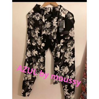 アズールバイマウジー(AZUL by moussy)の定価5489円　花柄　マウジー(カジュアルパンツ)