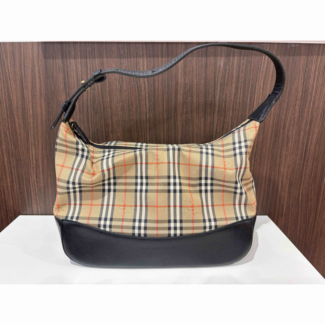 BURBERRY - ♡極美品 バーバリー ノバチェック ワンショルダーバッグ BURBERRY - ♡極美品 バーバリー ノバチェック ワンショルダーバッグ