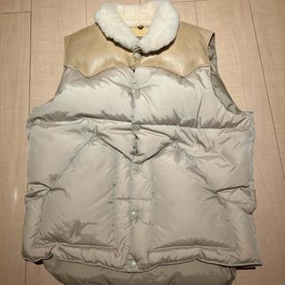 DELUXE ×ROCKYMOUNTAIN CHRISTY VESTダウンベスト