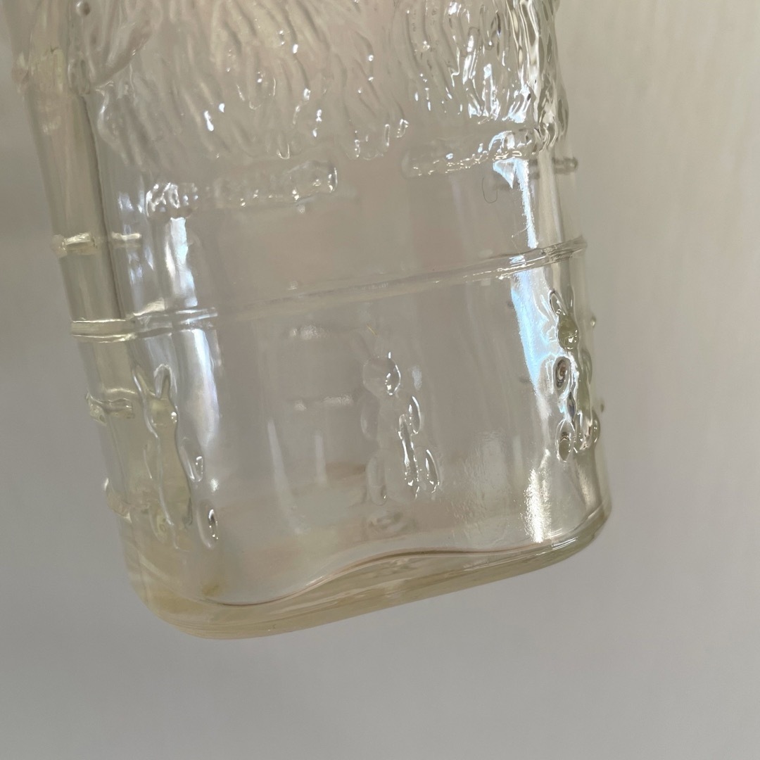 アンティーク エンボス ガラスボトル 哺乳瓶 8オンス ウサギ 一輪挿し 花瓶 インテリア/住まい/日用品のインテリア小物(花瓶)の商品写真