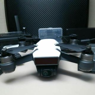 ドローン DJI Spark（白）ケースセット(ホビーラジコン)