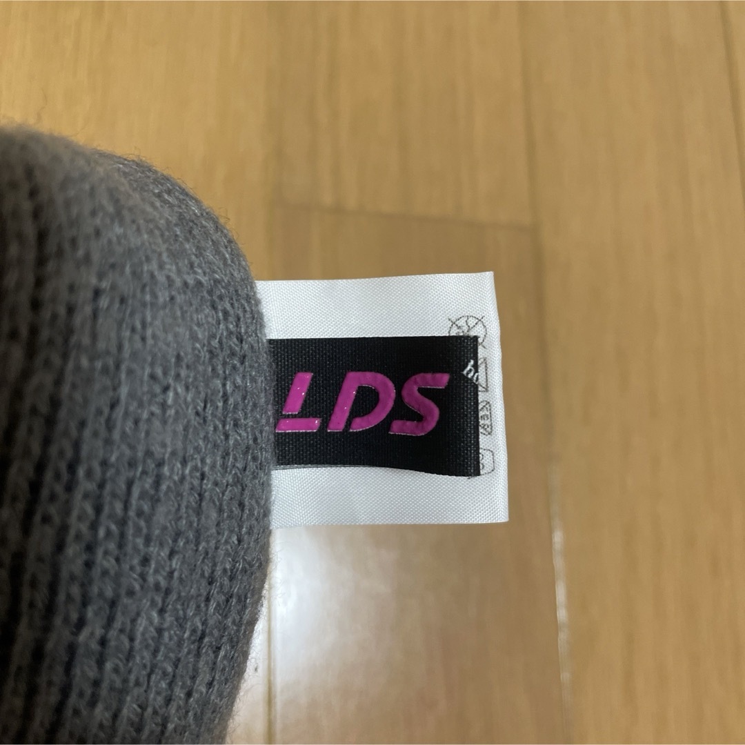 LDS(エルディーエス)のLDS PONY コラボ　ニット帽 レディースの帽子(ニット帽/ビーニー)の商品写真