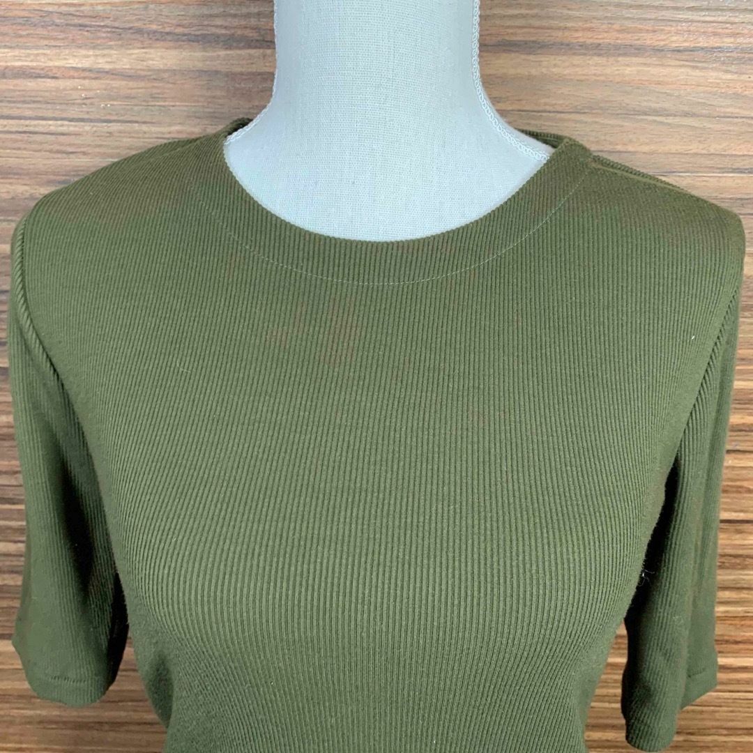 moussy(マウジー)のマウジー Tシャツ サイズ2 Mサイズ相当 緑 グリーン レーヨン 無地 レディースのトップス(Tシャツ(長袖/七分))の商品写真