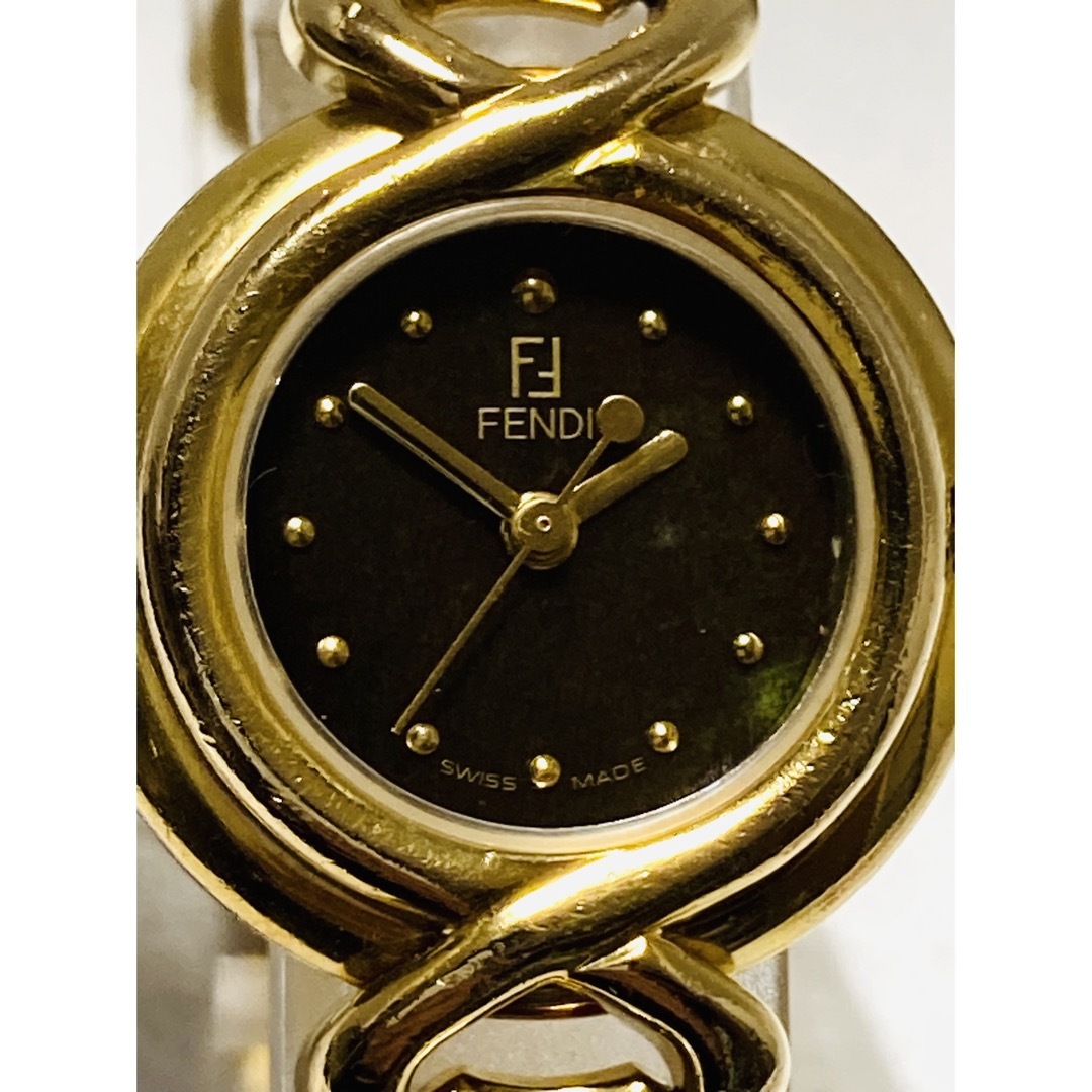 良品 FENDI フェンディ 電池新品 レディース腕時計 シェル文字盤 良品 FENDI フェンディ 電池新品 レディース腕時計 シェル文字盤