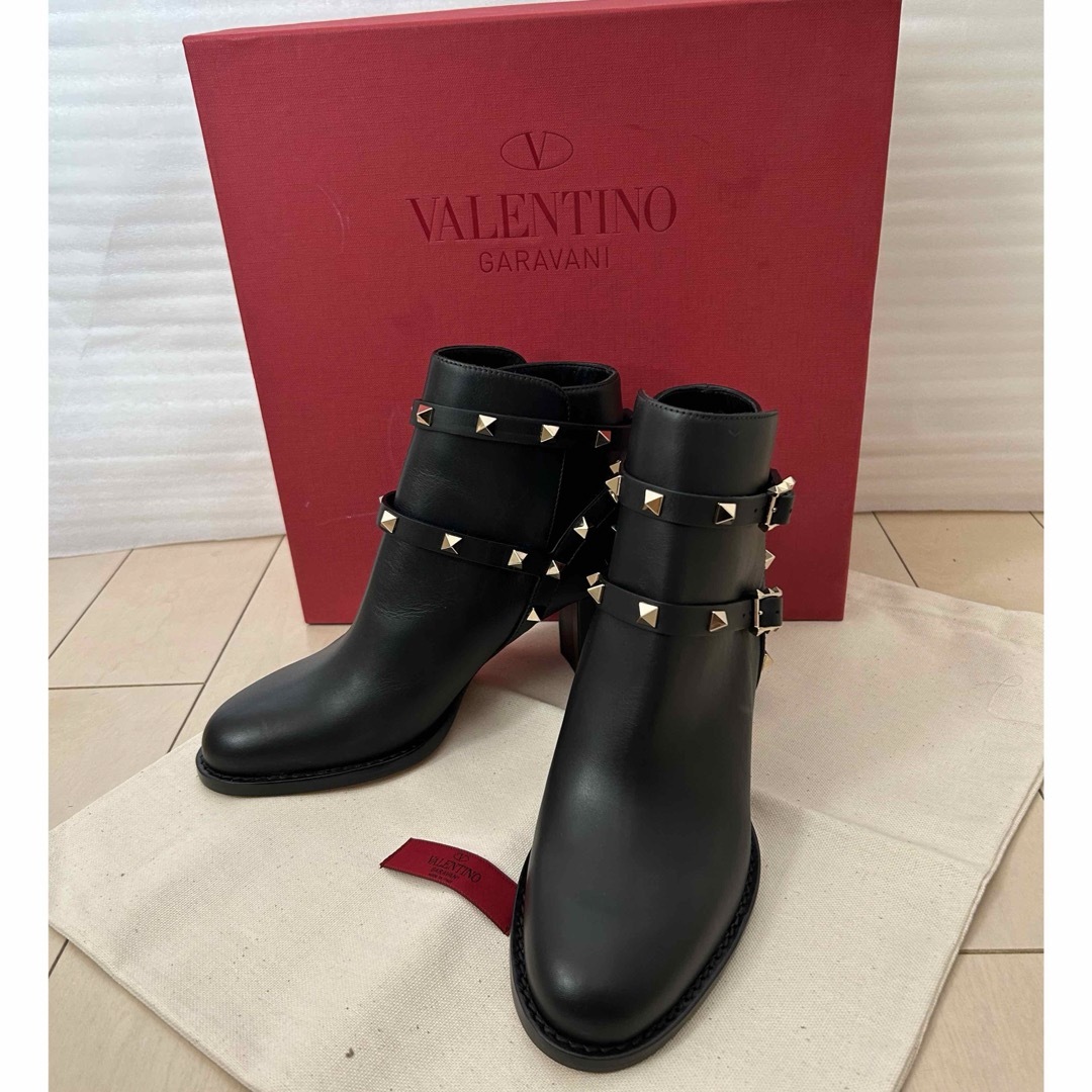 valentino garavani - 新品 VALENTINO GARAVANI スタッズ付き レザー