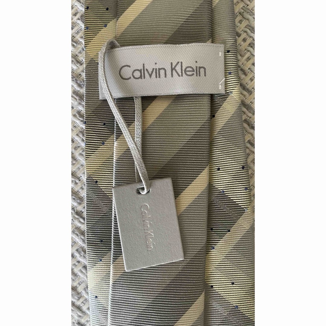 Calvin Klein(カルバンクライン)のカルバン・クラインのネクタイです。 メンズのファッション小物(ネクタイ)の商品写真