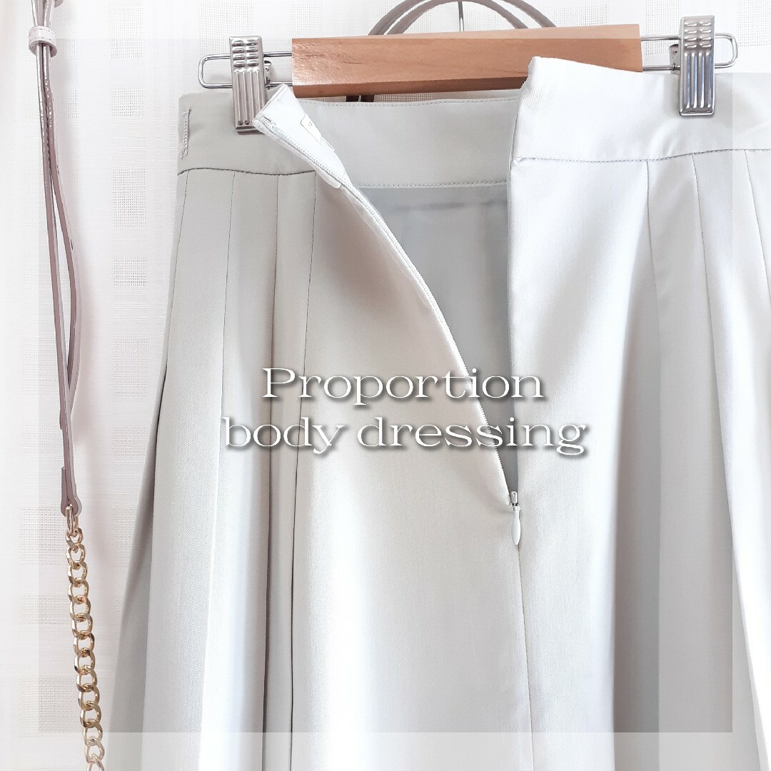 PROPORTION BODY DRESSING(プロポーションボディドレッシング)の美品 Proportion サイドタック プリーツスカート レディースのスカート(ひざ丈スカート)の商品写真