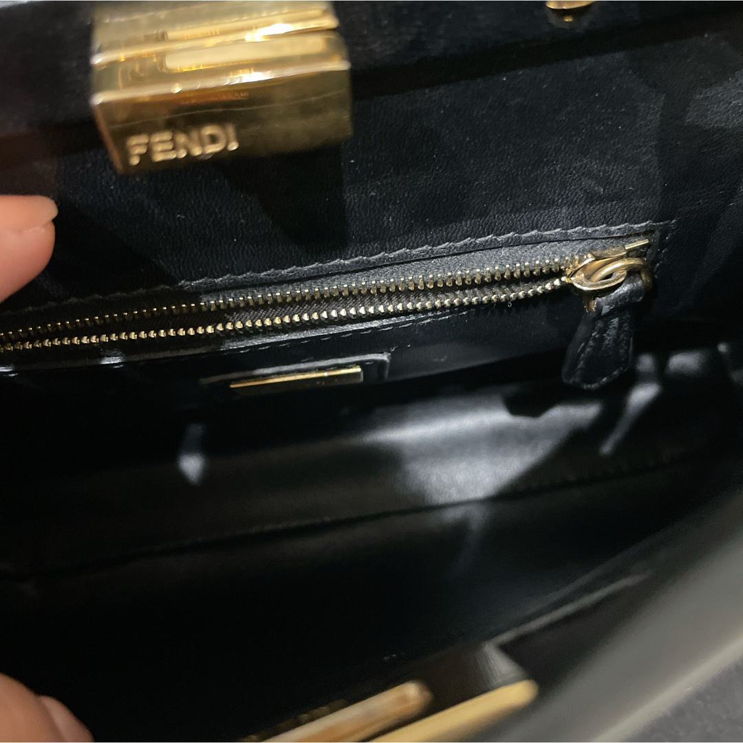 FENDI(フェンディ)のFENDI ピーカブー スモール ブラック レディースのバッグ(ハンドバッグ)の商品写真