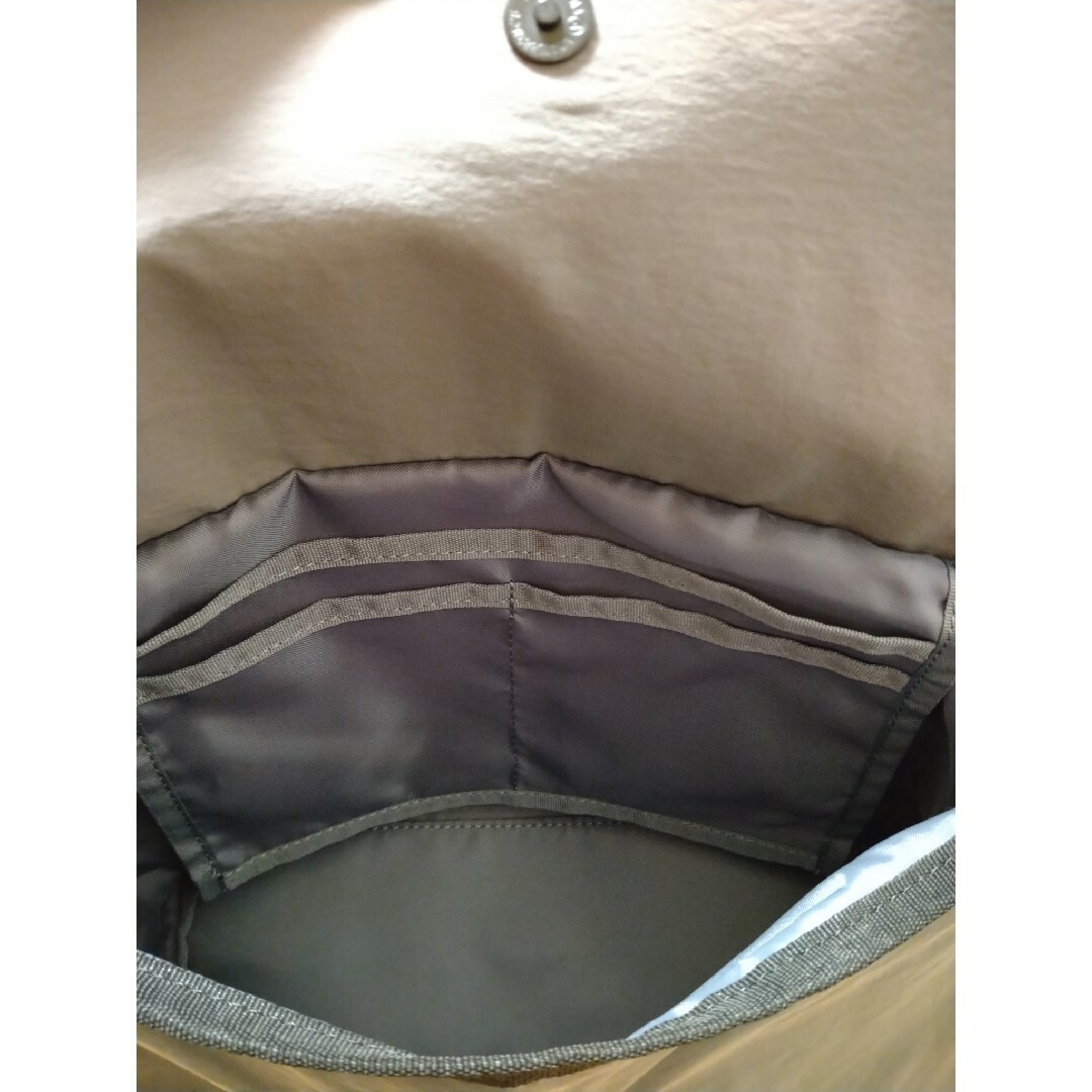 anello(アネロ)のアネロ　グレー　ショルダーバック レディースのバッグ(ショルダーバッグ)の商品写真