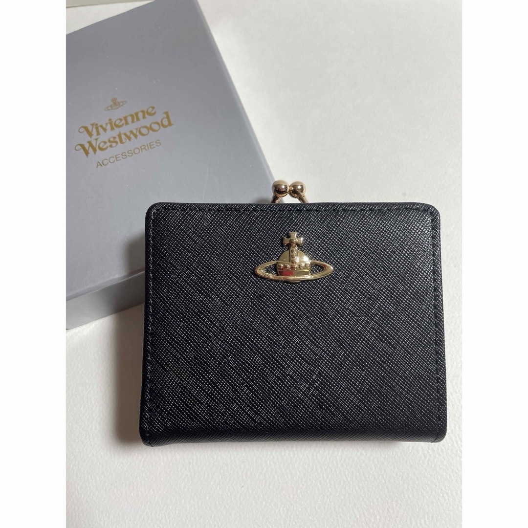 Vivienne Westwood(ヴィヴィアンウエストウッド)のヴィヴィアンウエストウッド　二つ折り財布　がま口タイプ　ブラック　レディース メンズのファッション小物(折り財布)の商品写真