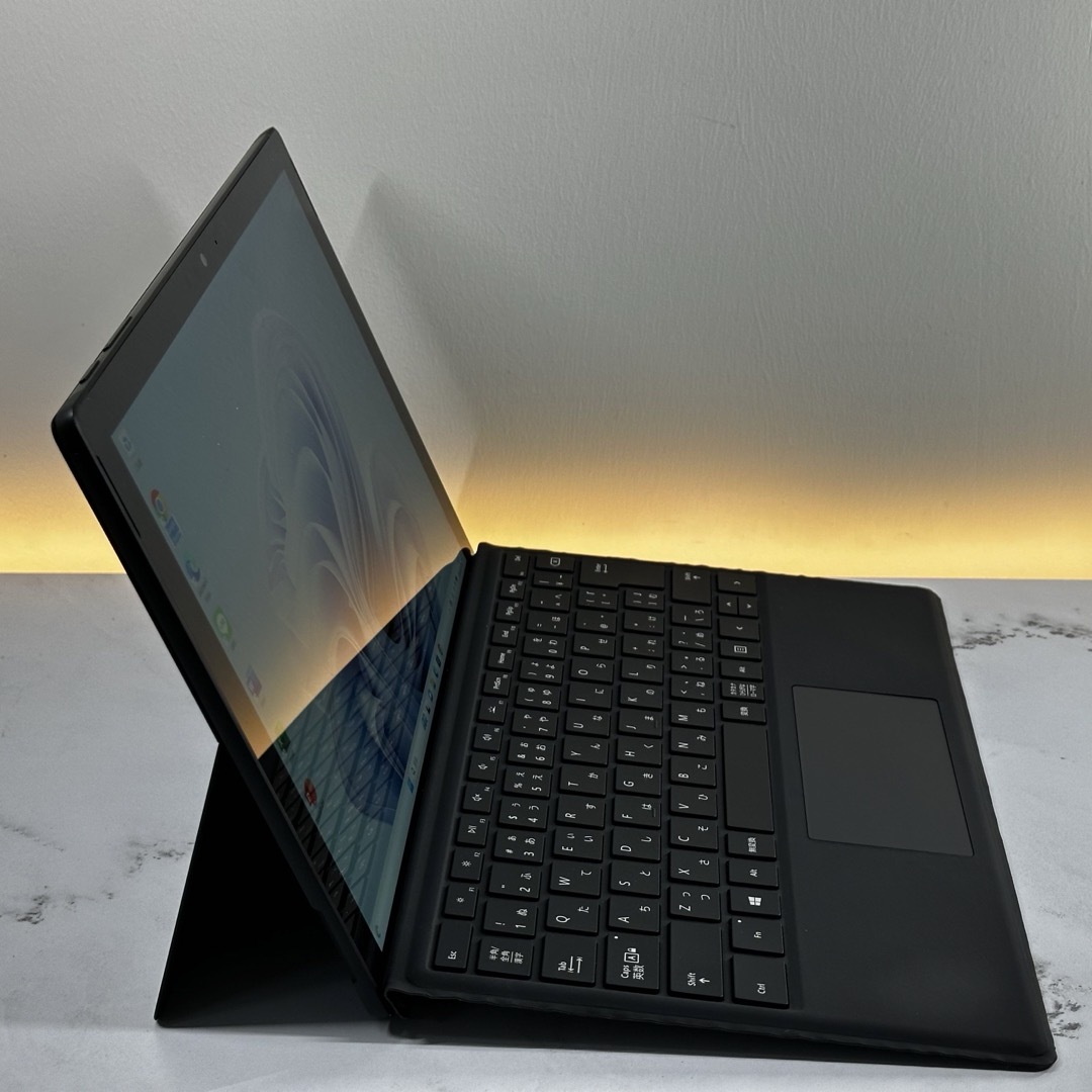 Microsoft(マイクロソフト)の即配！美品　ブラック　Surface Pro6 i5 8 SSD 256 スマホ/家電/カメラのPC/タブレット(タブレット)の商品写真